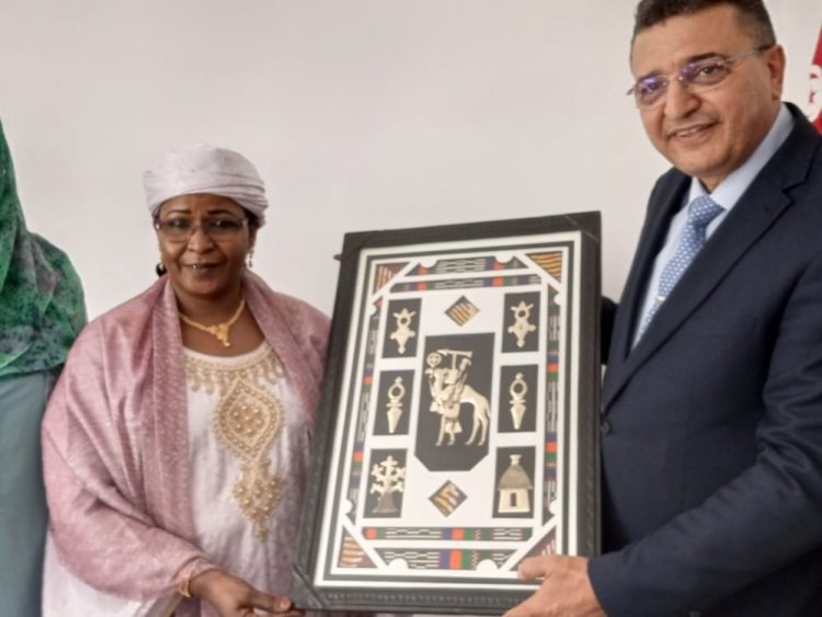 La Présidente de la HAPDP et le Président de L'INPDP Monsieur Chawki Gaddes